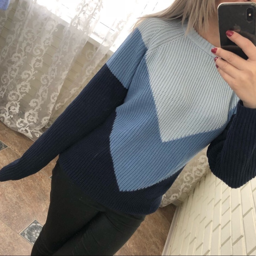 ✨HP! ✨Chunky Knit Blue Chevron Sweater✨ - Picture 4 of 7